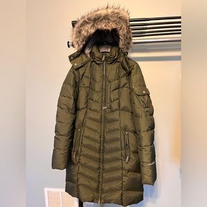 Eddie Bauer women’s XS winter jacket, green.